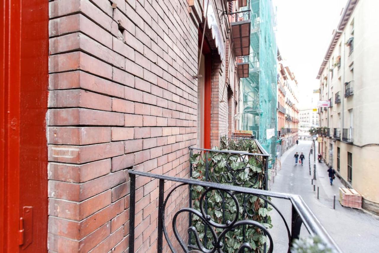 La Casa De La Luna Madrid Exterior photo